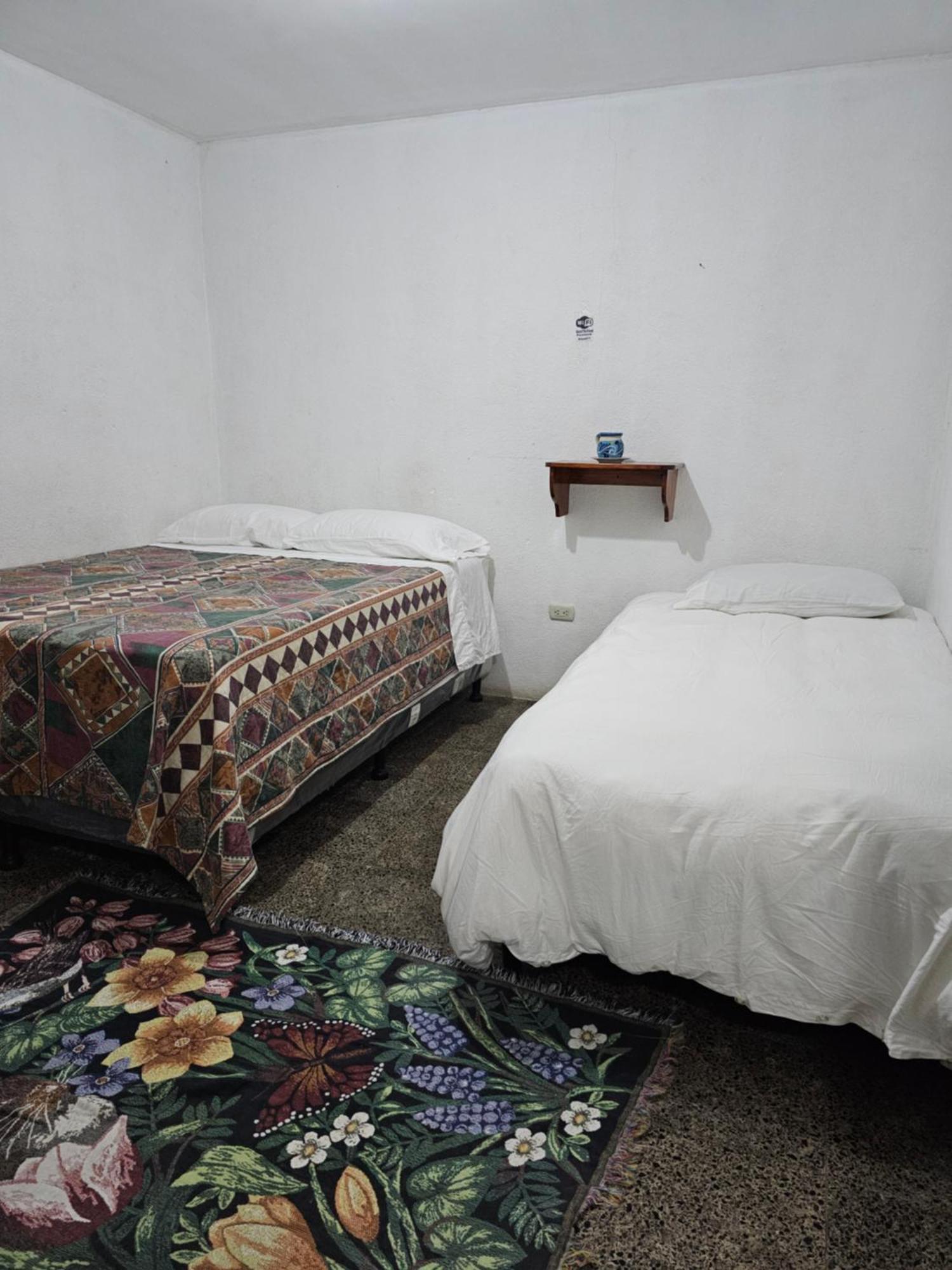 Hostal The Friends Panajachel Zimmer foto