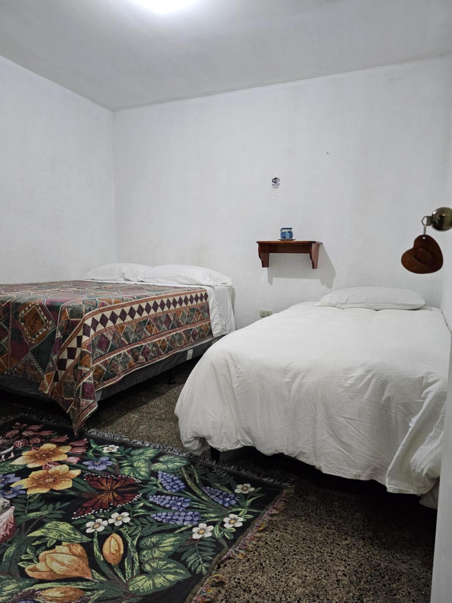 Hostal The Friends Panajachel Zimmer foto