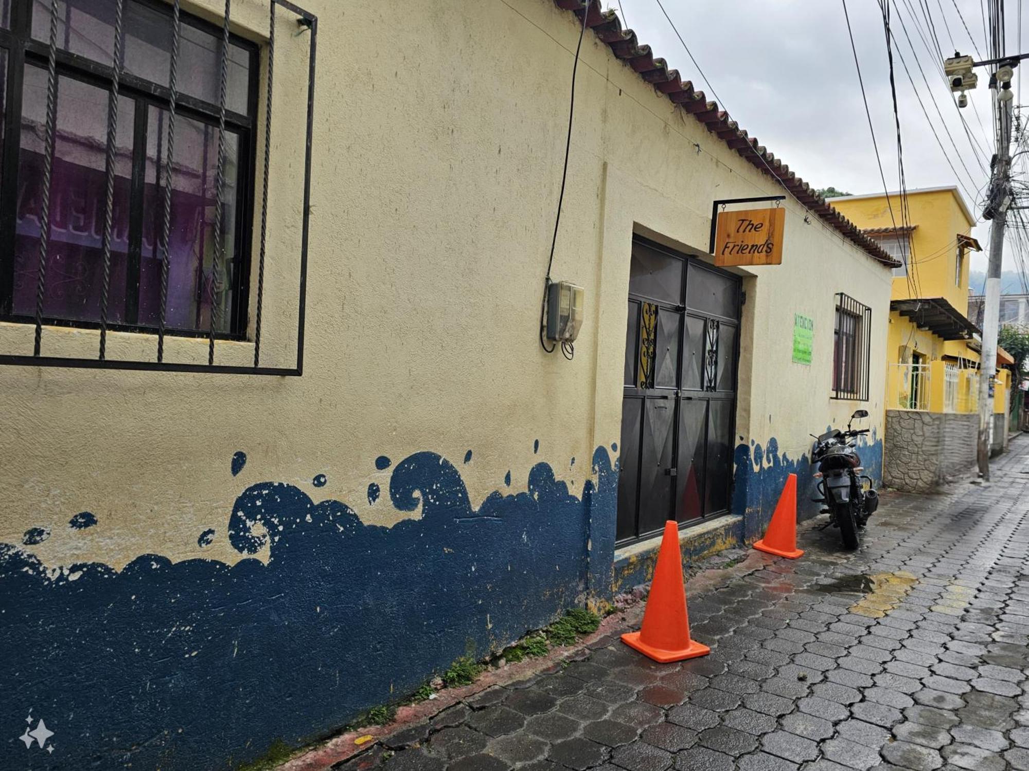 Hostal The Friends Panajachel Exterior foto